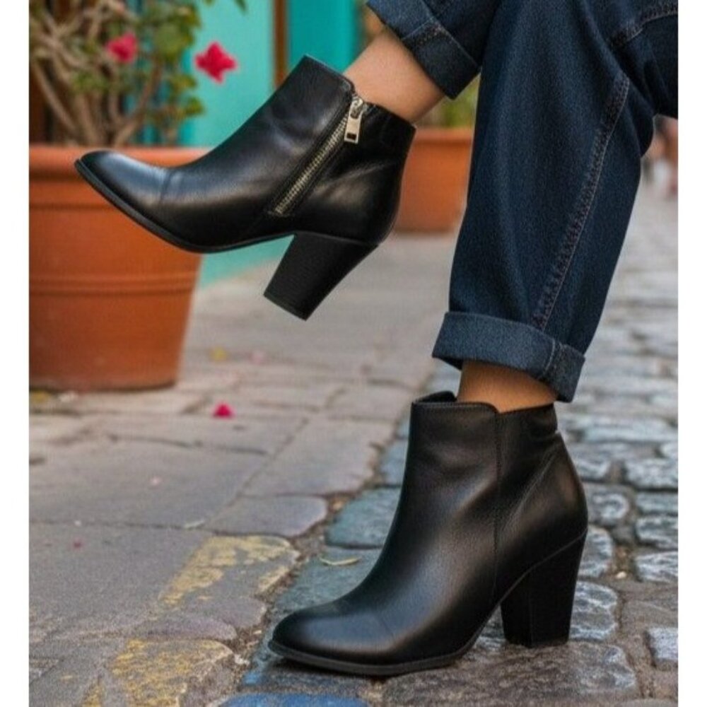 Aldo Womens Black Ankle Boots With Side Zippers & 3-Inch Block Heels Size 9